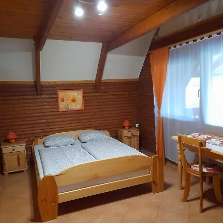 Ozike Apartmanhazak Lejlighed Bogács