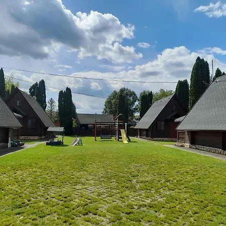 Ozike Apartmanhazak *