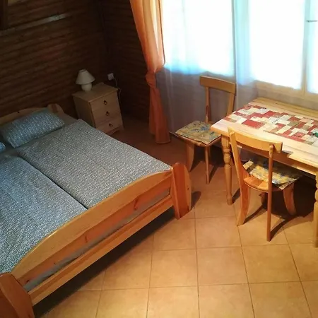 Ozike Apartmanhazak *