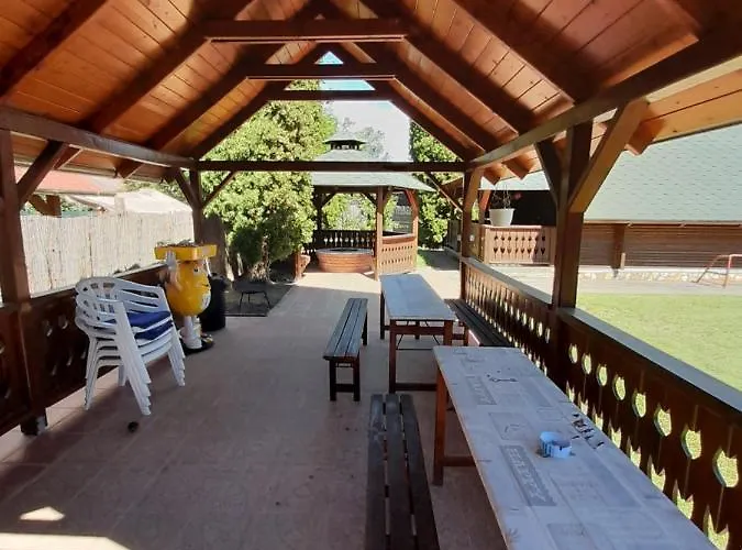 Ozike Apartmanhazak דירה