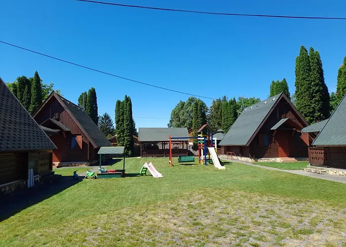 Ozike Apartmanhazak *